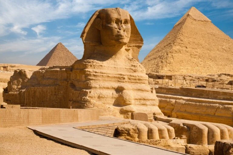 Trip from Hurghada to Cairo: VIP Super Cairo