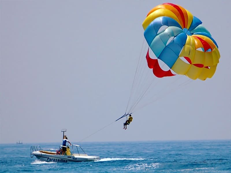 Parasailing adventure – Parachute in Hurghada