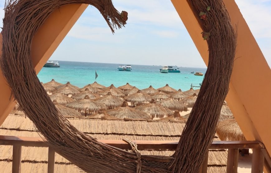 Eden Island Full-Day Snorkeling Trip